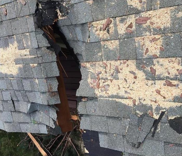 Roof with damages.